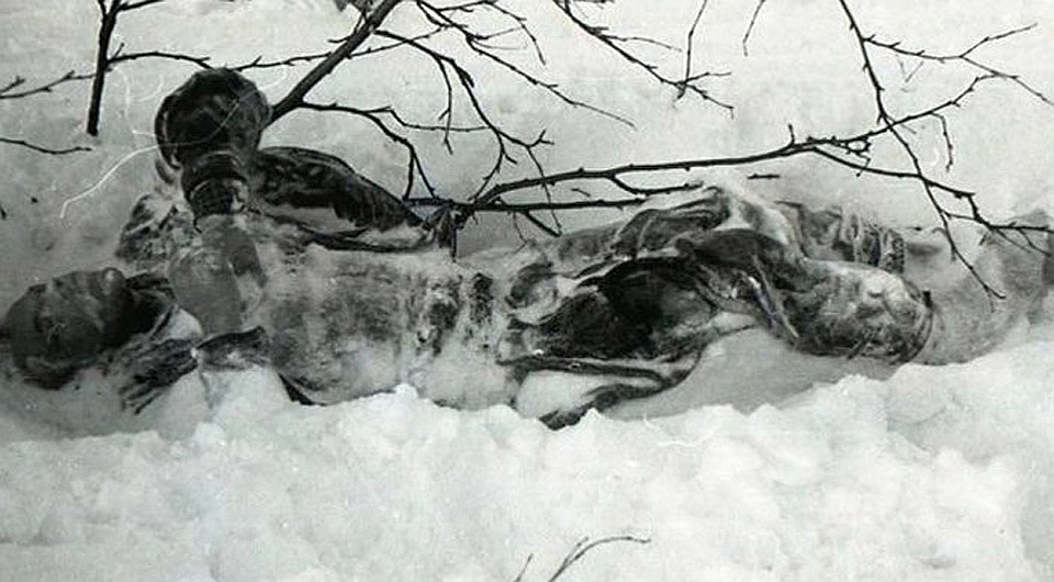 Обнаруженный спасателями труп одного из туристов.