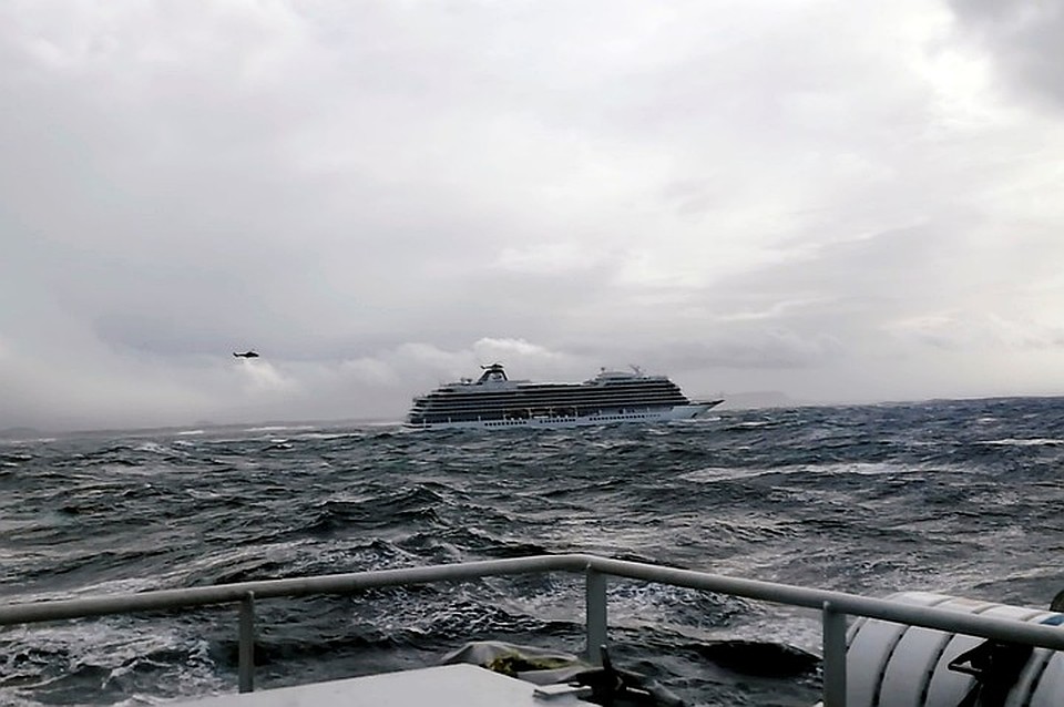 У судна Viking Sky возникли проблемы с двигателем. Фото: REUTERS