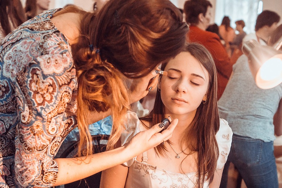 Подготовка к балу становится для ребят настоящим преображением, волшебством Фото: студия игровых решений “Полдень”