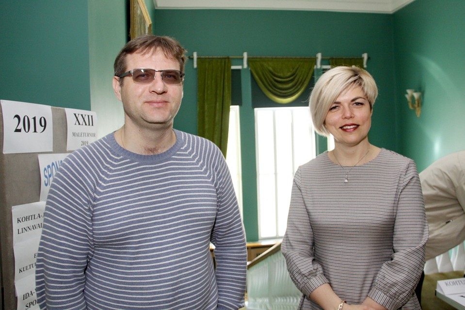 Вице-мэр Кохтла-Ярве Виталий Бородин и директор Ярвеской русский гимназии Светлана Владимирова на открытии турнира.