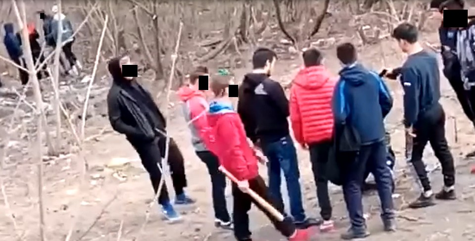 Что за пистолет ребята принесли на "разборку", сейчас выясняют в полиции