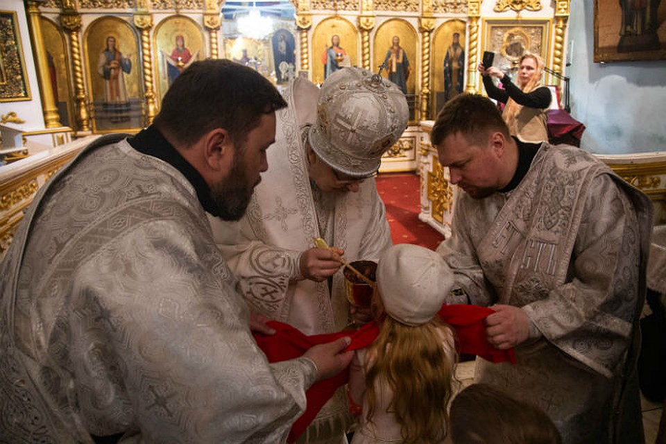Верующие будут хранить веточки вербы до следующего года Фото: Красноярская епархия