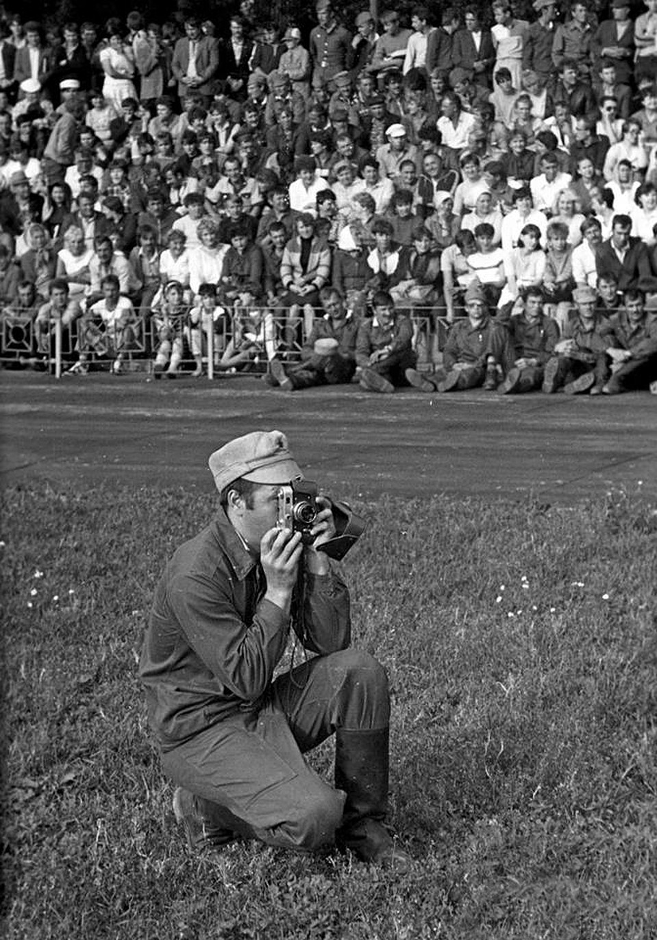 На концертах весной и летом 1986-го было много людей в военной форме. Фото: Сергей ПЛЫТКЕВИЧ