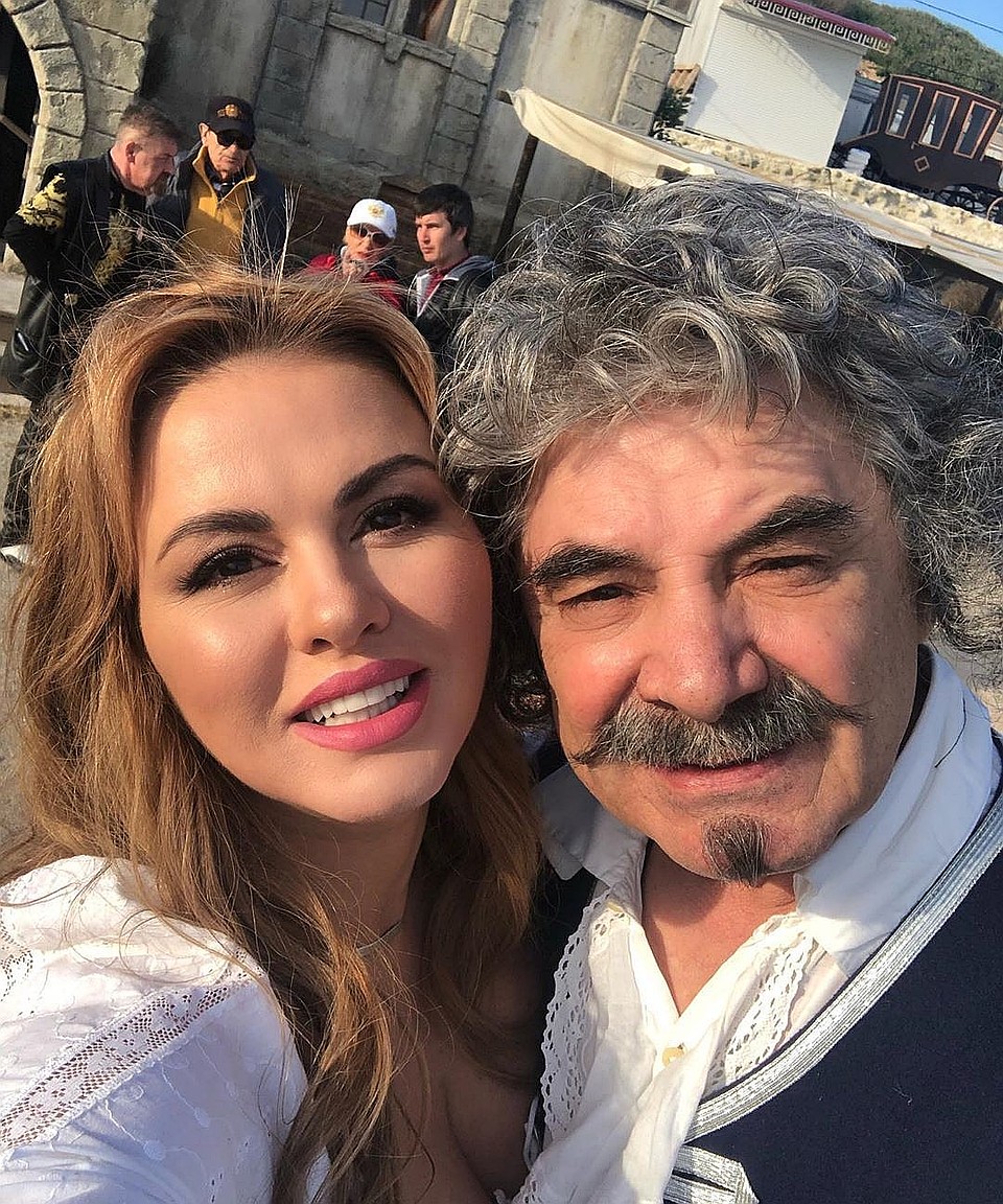 Анна стала женой Александра Панкратова-Черного. Фото:ann_semenovich/Instagram