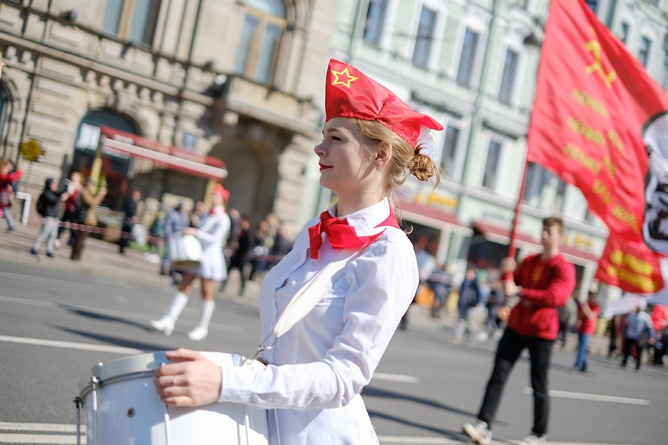Петербургская маевка была по-весеннему праздничной Фото: Артем КИЛЬКИН