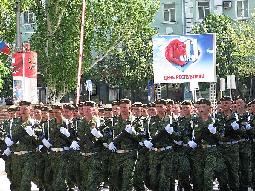 Празднование Дня Победы у дончан плавно перетечет в торжества по случаю Дня Республики Фото: Роман ПОБЕРЕЖНЮК