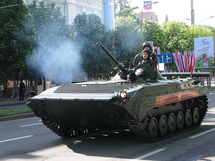 В центре Донецка прошла генеральная репетиция военного парада 2019 Фото: Роман ПОБЕРЕЖНЮК