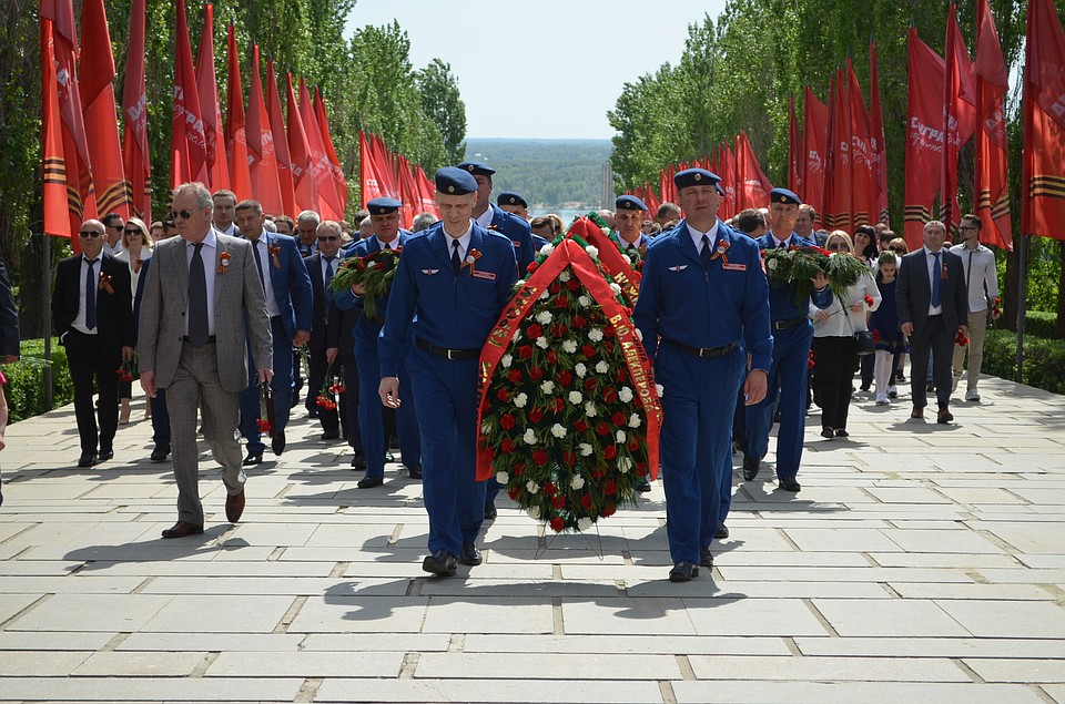 Памятная церемония прошла и на Мамаевом кургане. Фото: Наталья Брыкина