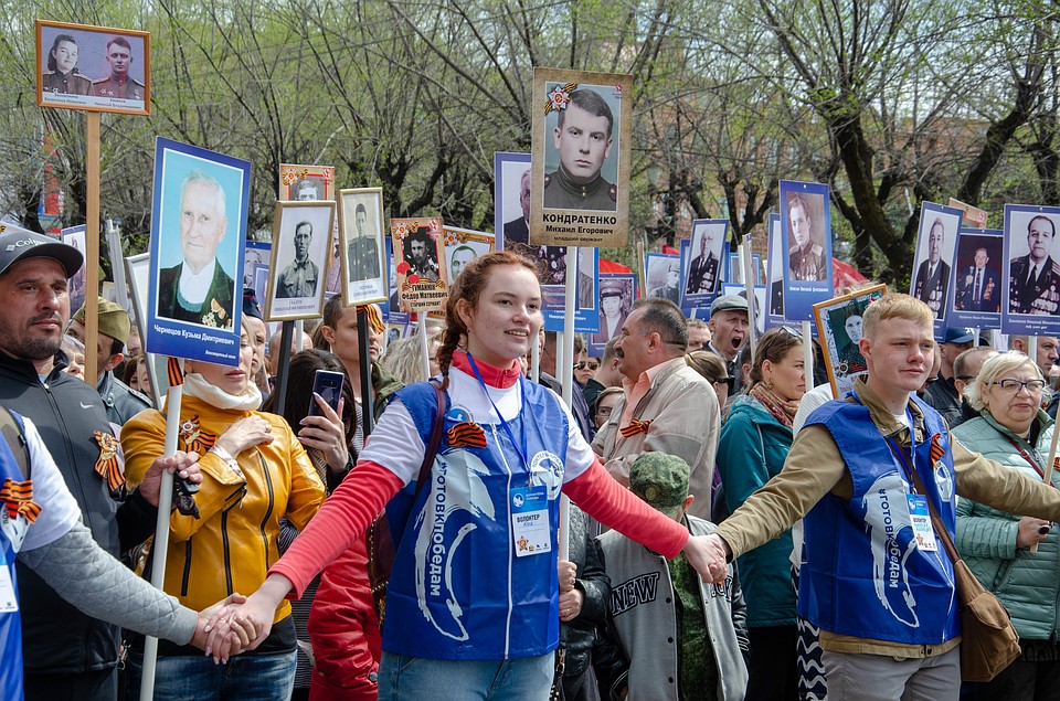 Радостно было видеть такое количество молодежи в "Бессмертном полку". Фото: Элина ОГАНЕСЯН