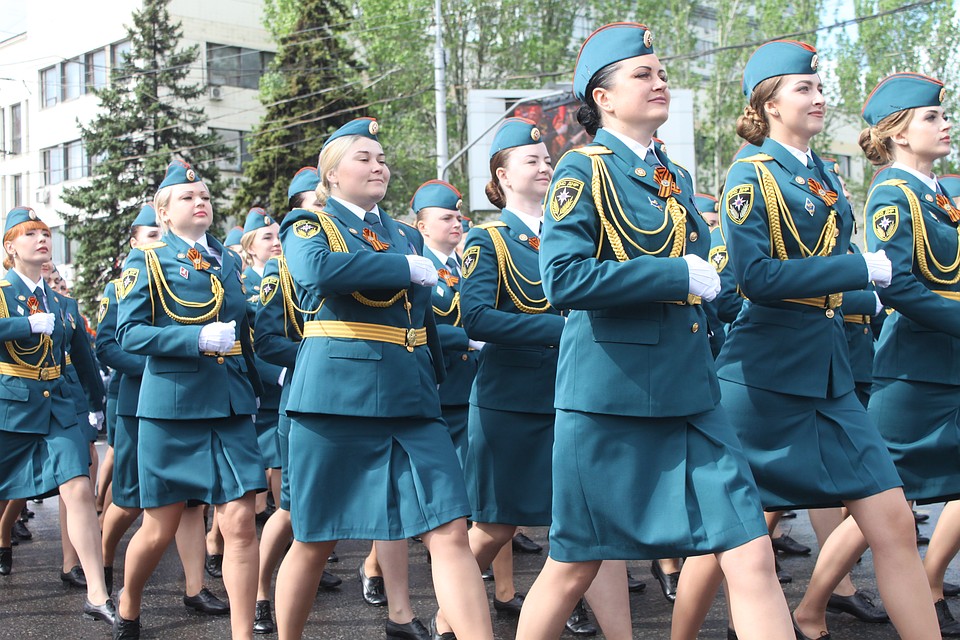 Парад Победы в Донецке 2019 – тысячи жителей Республики съехались на праздник с разных городов Фото: Никита МАКАРЕНКОВ, Павел ХАНАРИН