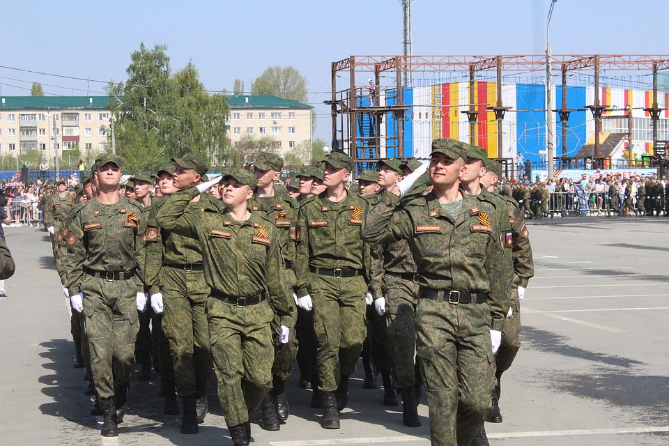 В Параде и военнослужащие Тольяттинского гарнизона. Фото: администрация города