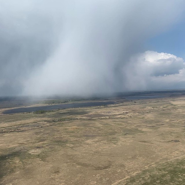Такие облака встретили британцев по пути в Новосибирск. Фото: https://www.instagram.com/ketchelljames/.