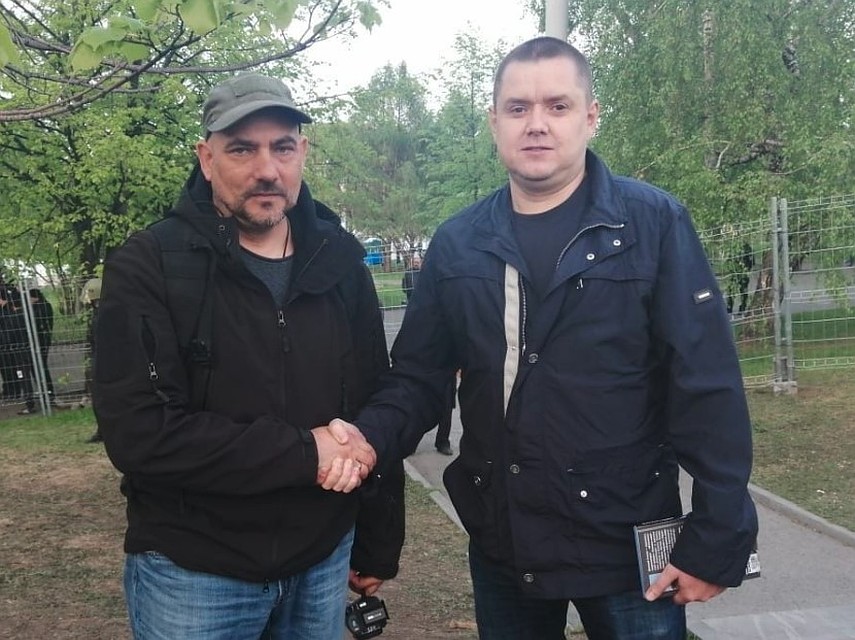 Журналист "КП" Дмитрий Стешин и Сергей Колясников, разглядевший в протестной толпе "звеньевых".