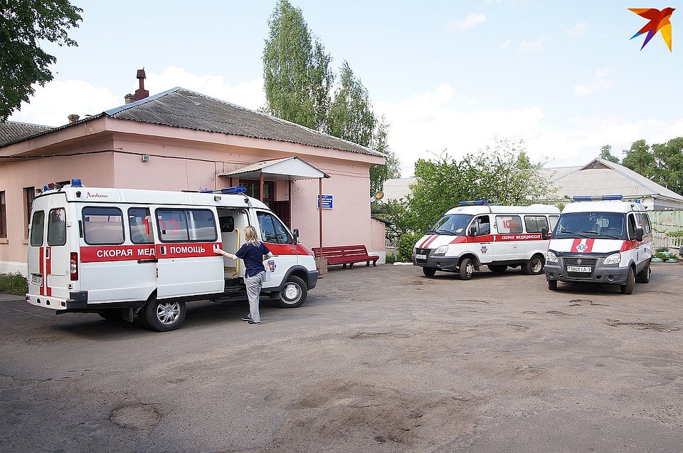 Все эти "скорые" уже изношены. В больнице ждут новый реанимобиль Фото: Павел МИЦКЕВИЧ