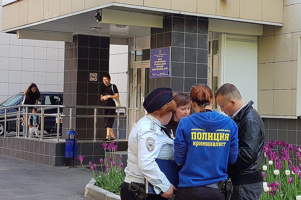 Следователи продолжают опрашивать свидетелей, чтобы найти родителей девочки. Фото: Алиса ТИТКО