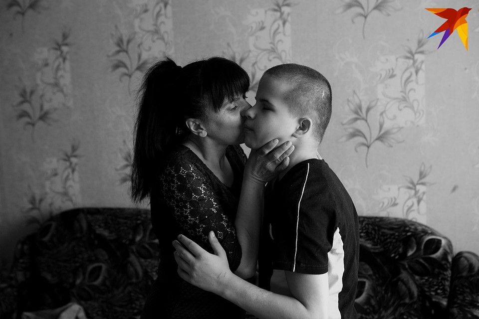 Андрей не любит крепкие объятия. Гораздо приятнее для него легкие прикосновения Фото: Святослав ЗОРКИЙ