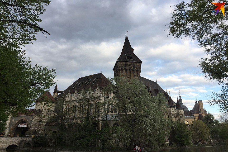 Большой парк Варошлигет, где находится замок Вайдахуньяд Фото: Ольга ШИЛАК