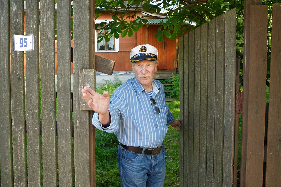 Сейчас Краско готовит для себя уголок в родной деревне Вартемяги. Фото: Александр ГЛУЗ