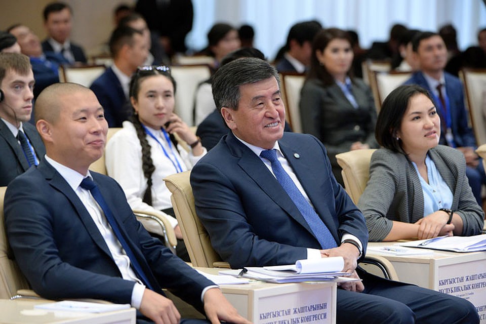 Тилек Токтогазиев участвовал в разработке плана по развитию сельского хозяйства и экспорта и дважды защищал презентации перед президентом. Также озвучил предложение по созданию института бизнес-омбудсмена. Сооронбаю Жээнбекову все идеи понравились. Фото: Султан ДОСАЛИЕВ