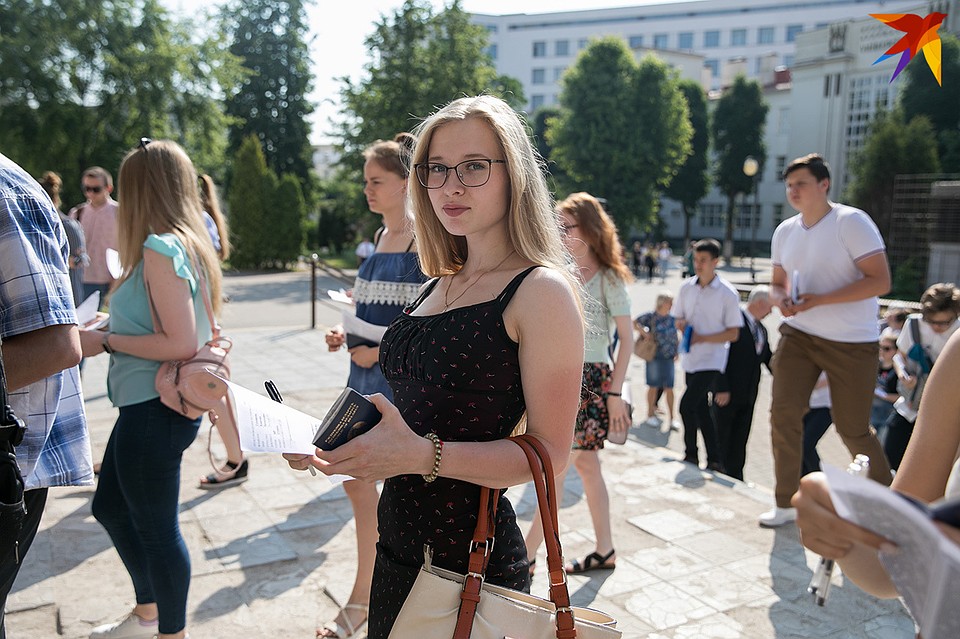 В аудиторию, оказалось, можно принести воду. Фото: Павел МАРТИНЧИК
