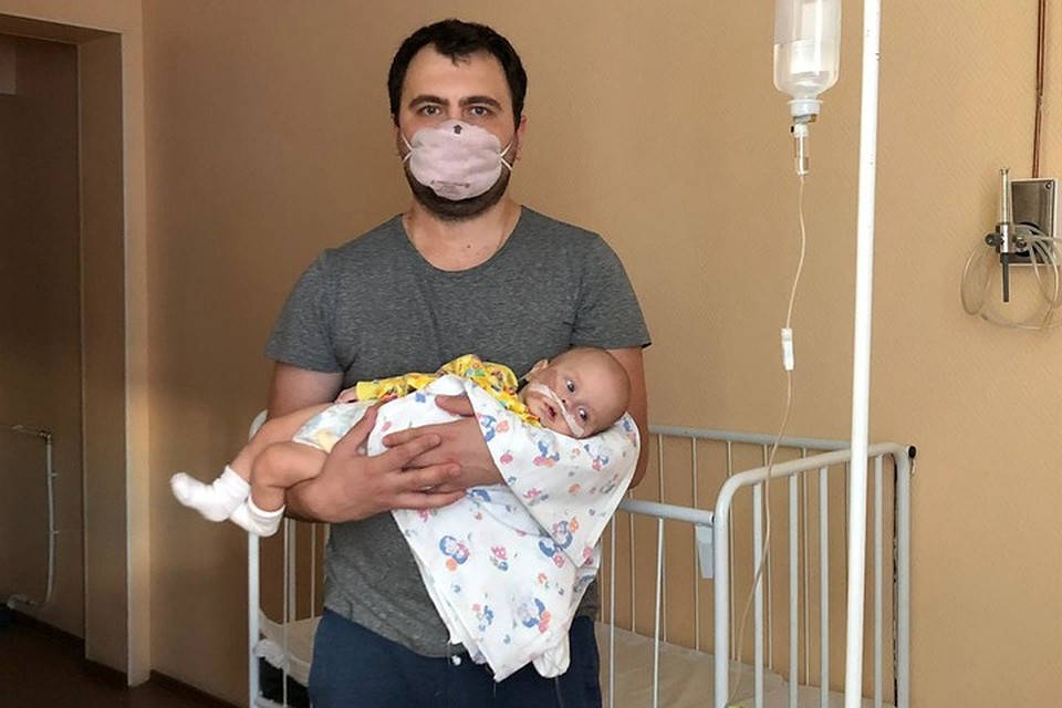 Родители Темы даже подумать не могли, что с малышом что-то не так. Для Артема каждый день на счету. Фото: благотворительный фонд "Алеша"