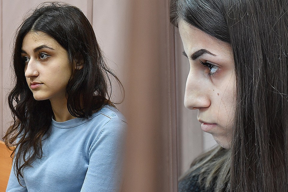 Крестина и Ангелина Хачатурян в помещении суда Фото: Виктор ГУСЕЙНОВ