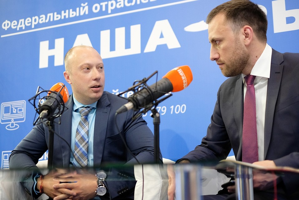 Алексей Буглак в мобильной студии "КП". Фото: Артем КИЛЬКИН