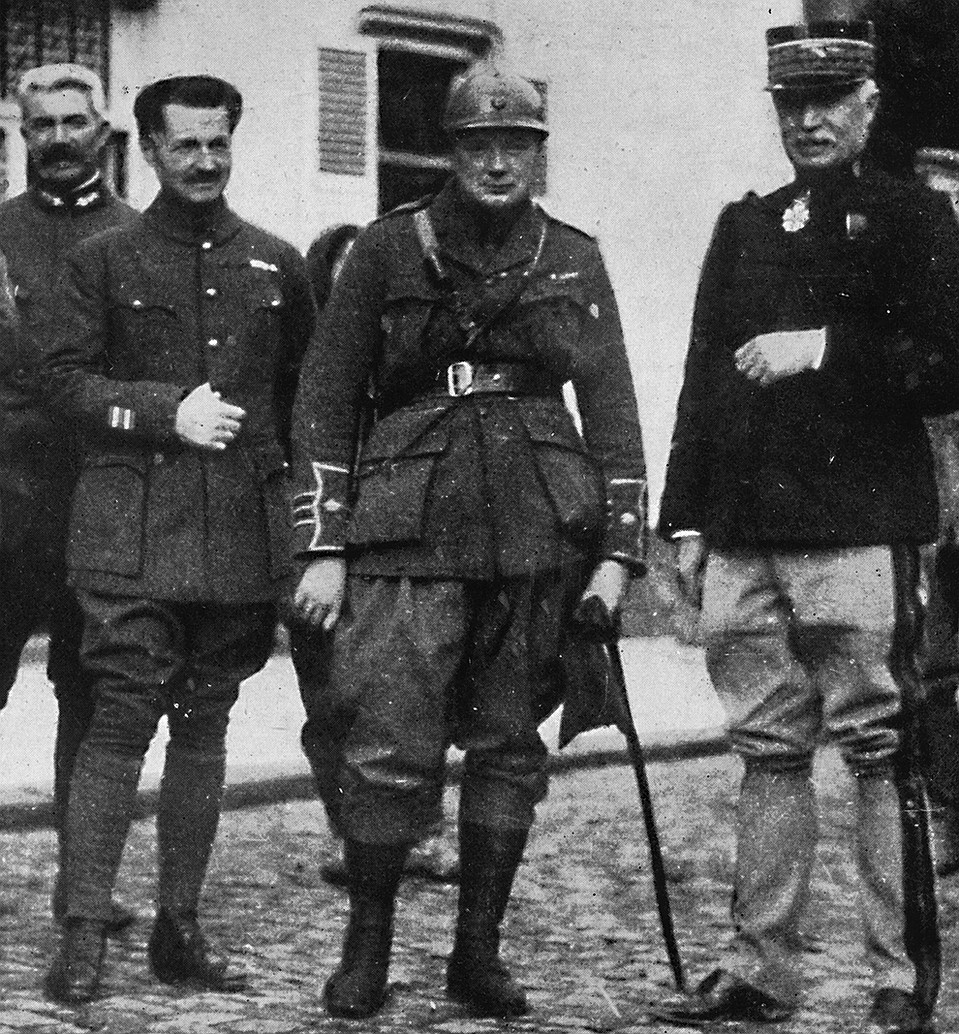 Уинстон Черчилль (в середине) на фронтах Первой мировой войны, 1915 год. Фото: EAST NEWS