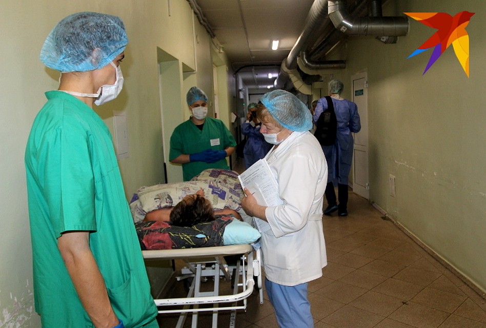 А через несколько минут уже будет следующая операция Фото: Ирина ТАРАСОВА