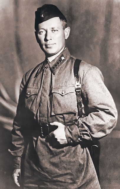 Сталинскую премию, полученную в 1941 году за «Тихий Дон», Шолохов передал в Фонд обороны. Фото: РИА Новости