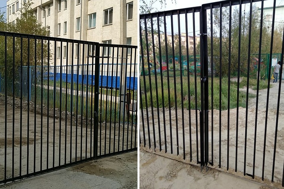 Забор "Катюши" оснащён сквозными воротами для проезда противопожарной техники, здание детского сада имеет центральный вход и два запасных выхода. Фото: Виктория АЛЕКСЕЕВА