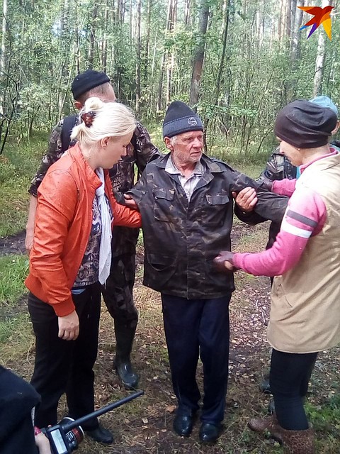 Спустя неделю тяжелых поисков Иван Занько наконец увиделся с дочерью и племянницей. Фото: поисково-спасательный отряд «Ангел»
