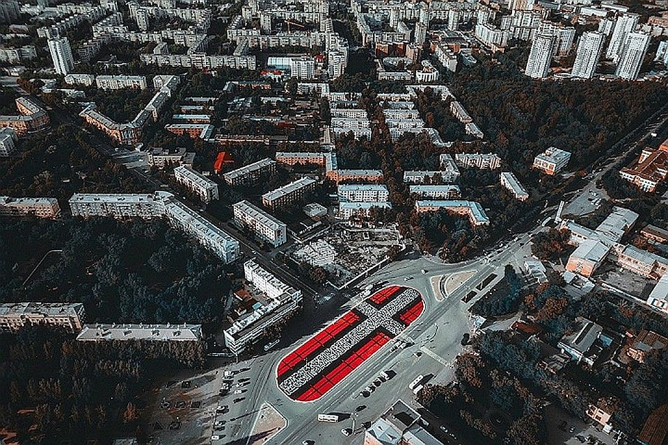 Эта роспись на Уралмаше заняла территорию в 6686 квадратных метров Фото: пресс-служба «Стенограффии»