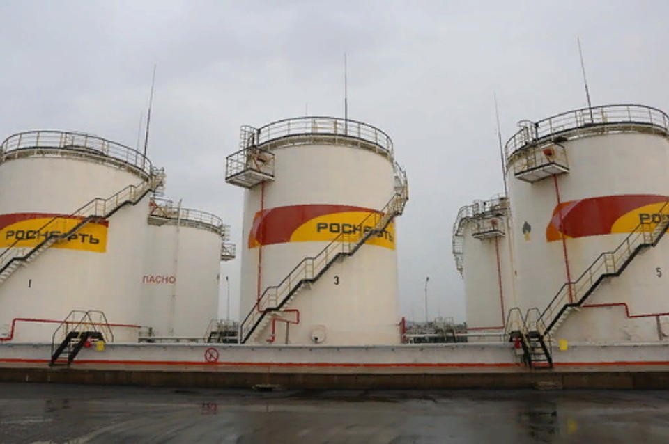 Объем каждого резервуара составляет 1000 кубометров.