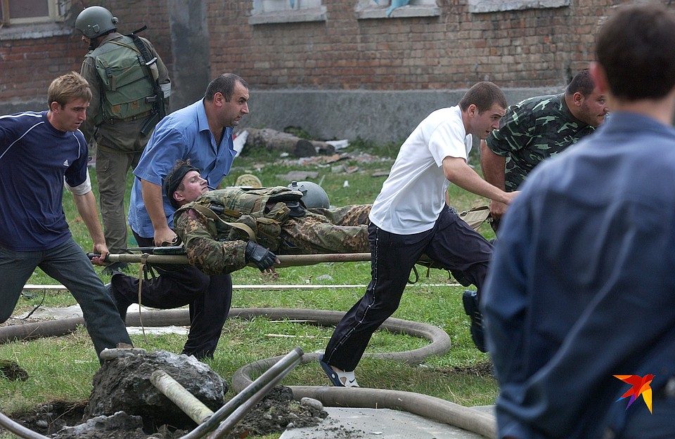 Беслан. Сентябрь 2004 год Фото: Владимир ВЕЛЕНГУРИН