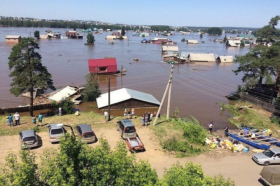 Небывалые наводнения сносили целые города и поселки в Сибири Фото: Николай ТЕКАЛОВ