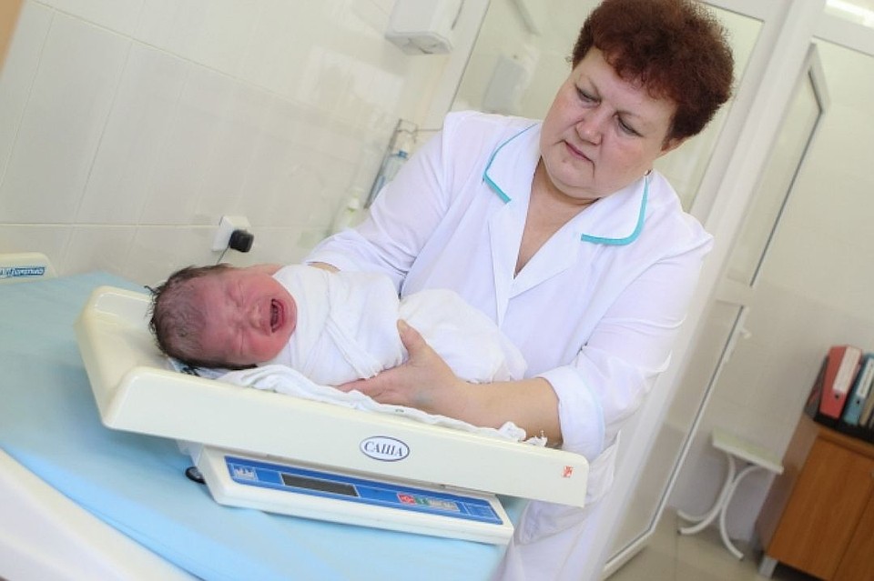 Только в 2019 году было проведено почти 1 400 процедур ЭКО и родилось 663 ребенка. Фото: Валерий ЗВОНАРЕВ