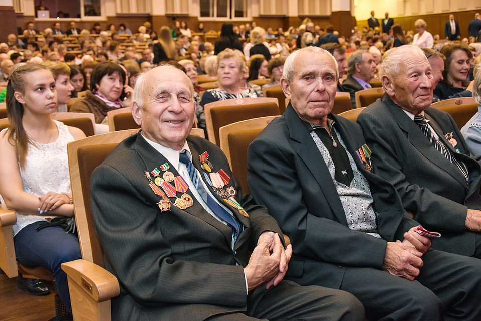 Зал был полон, сюда приехали целинники из разных районов области. Фото: Алена МАРТЫНОВА