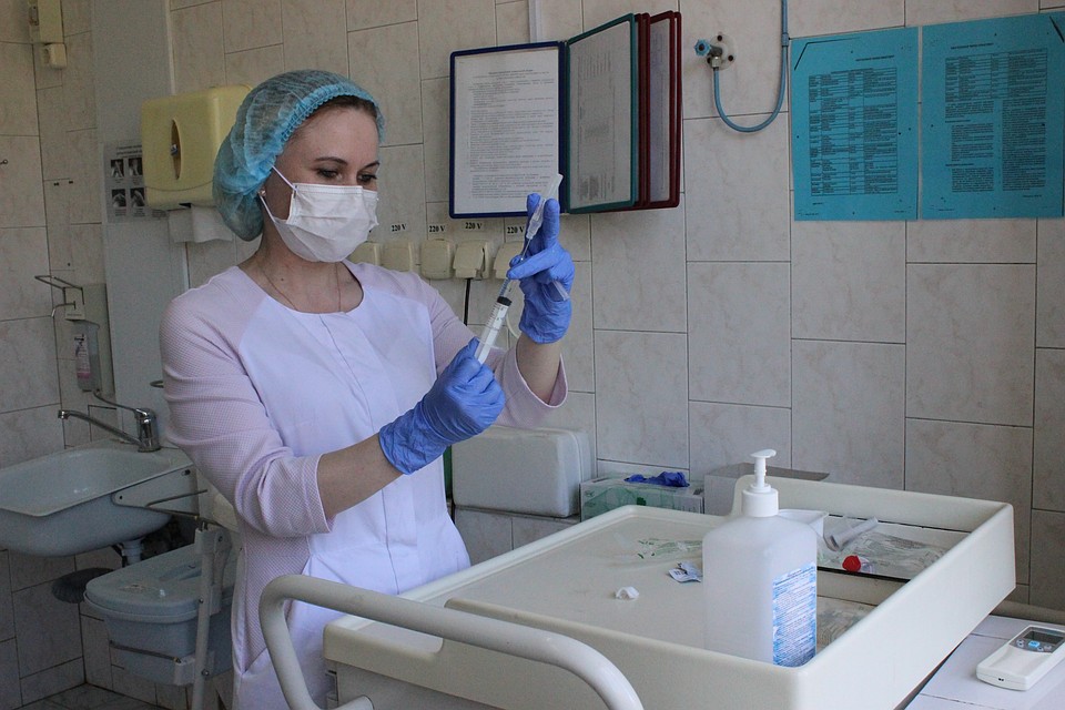 Что врачи, что пациенты относятся друг к другу без церемоний Фото: Василий Вахрин
