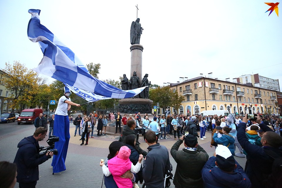 Шествие от улицы Советской до стадиона в Бресте. Фото: Святослав ЗОРКИЙ