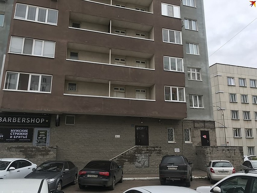 В этом подъезде жила Алина Фото: Эльвина АПАРИНА