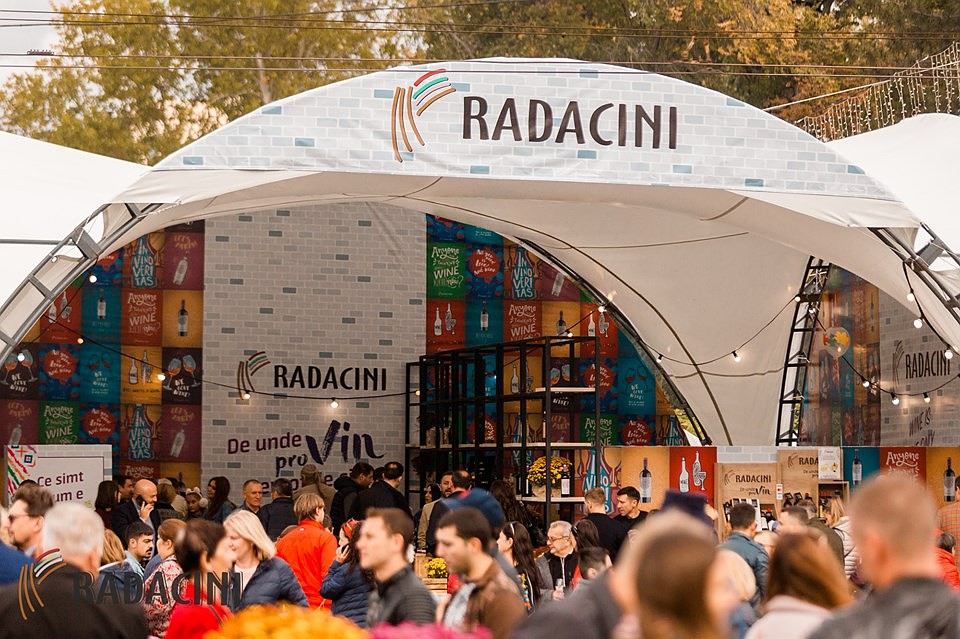 День вина 2019 у стенда Radacini