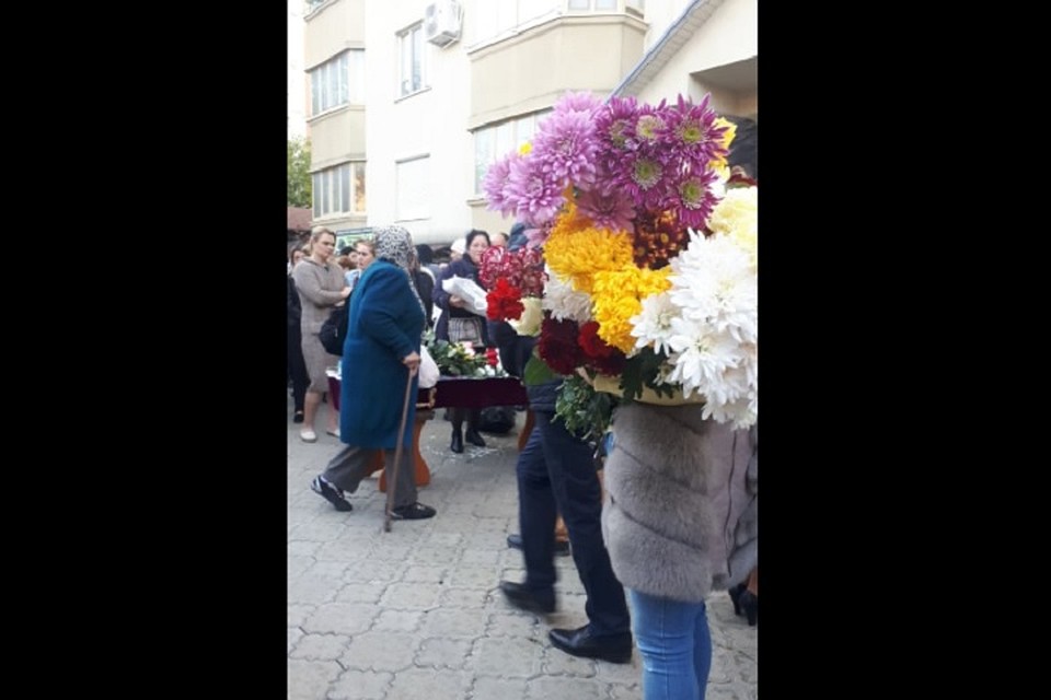Момент прощания с покойной.