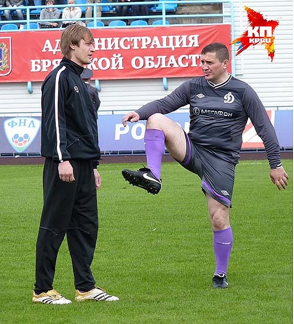 Футбол - одно из увлечений губернатора.