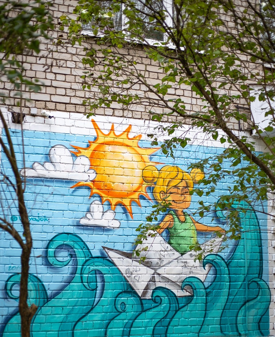 Яркий рисунок украсил стену роддома №5. Фото: vk.com/roddom5tver