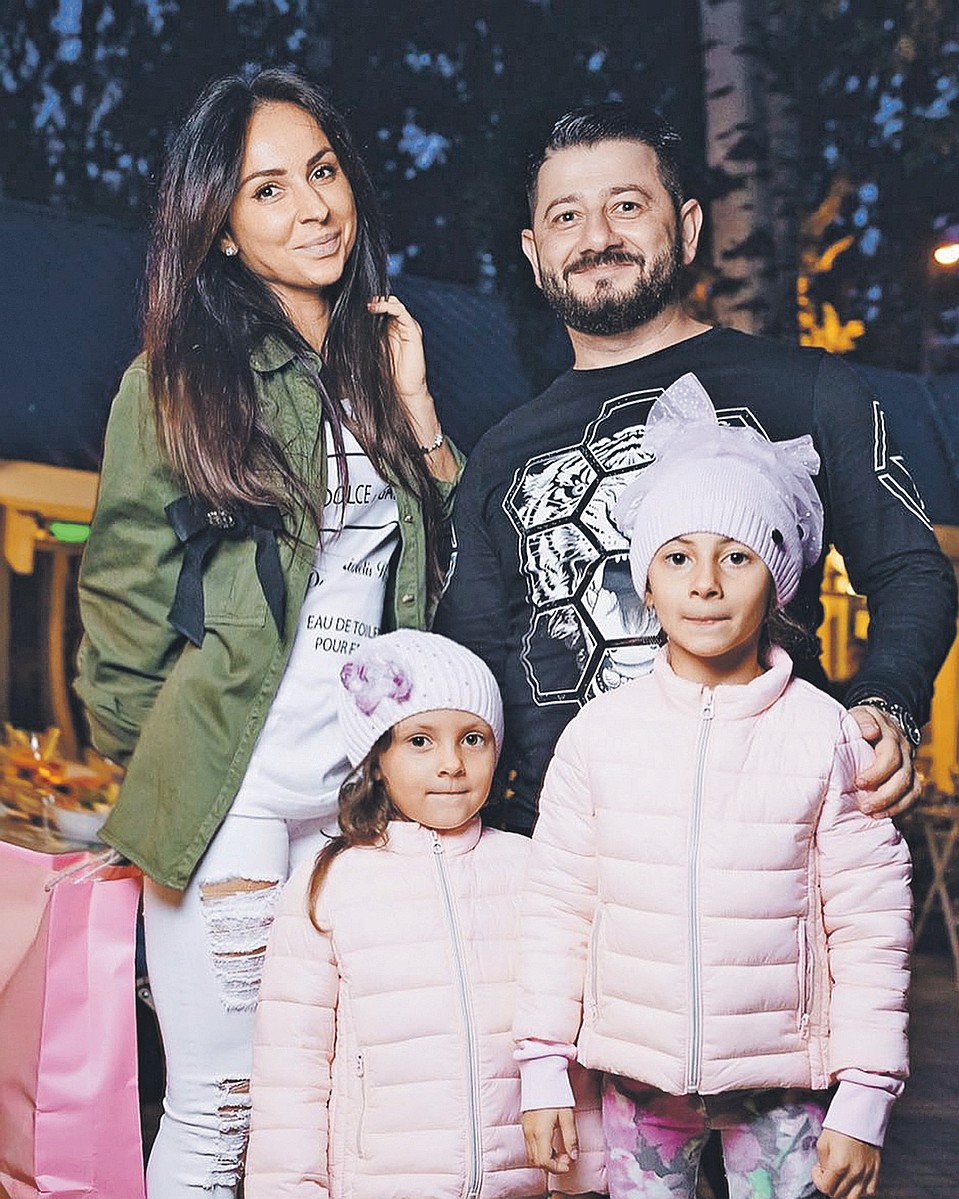 У Михаила и Виктории две дочери - Эстелла (9 лет) и Элина (7 лет). Фото: instagram.com/victoriagalustyan