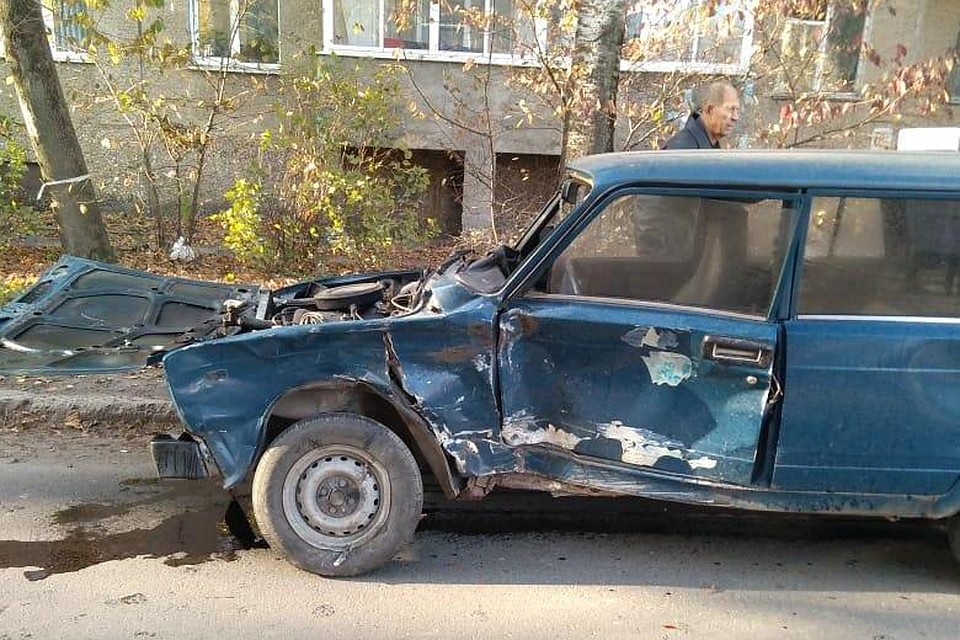 В Ельце столкнулись "четверка" и "Ауди" Фото: Пресс-служба ГИБДД Липецкой области.