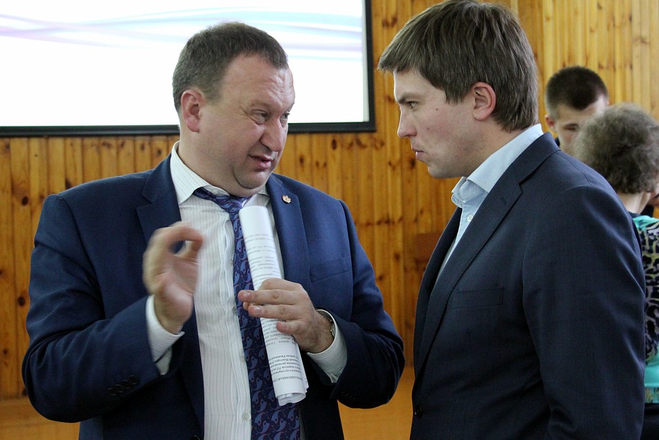 Зампред Беленецкий инвестору Одегову: "Компромисс с жителями Ряжска найти необходимо!". Фото: Павел АВЕРИН