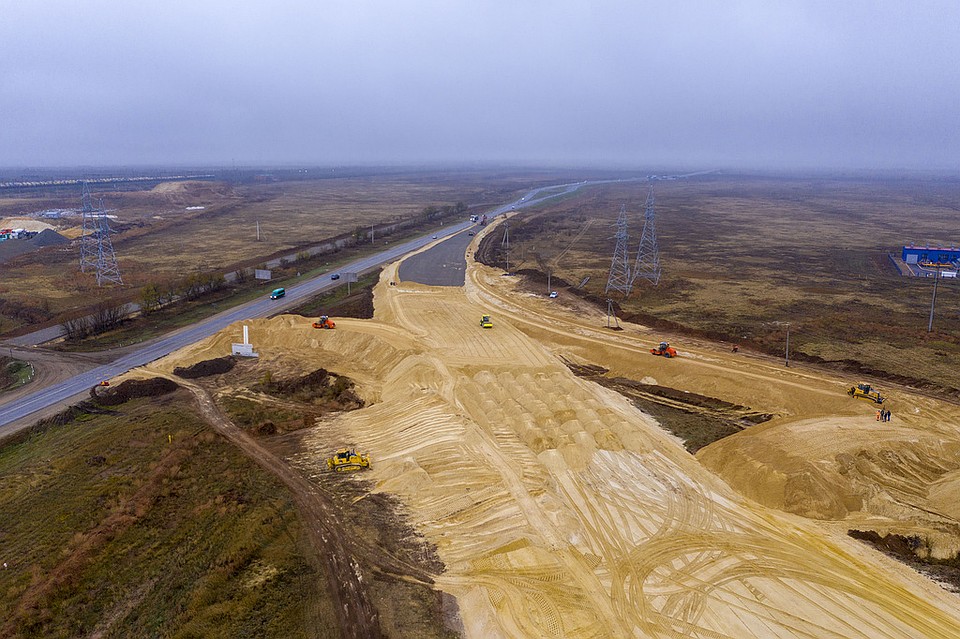 дорога пойдет над путями, и водителям больше не придется стоять на переезде. ФКУ Упрдор Москва-Волгоград
