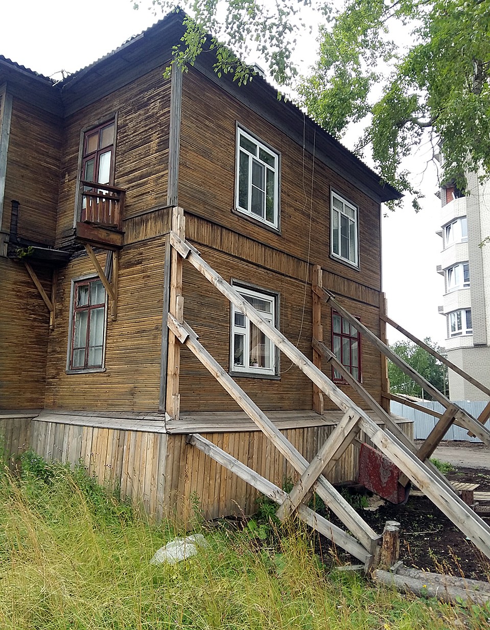 Ветхих домов стало больше Фото: Вадим ШЕРСТЕНИКИН